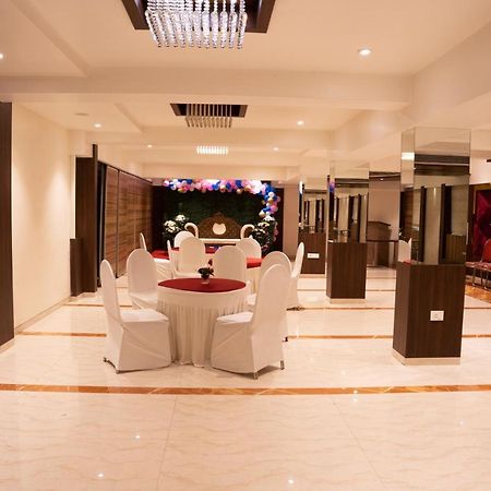 Gold Crest Business Hotel Navi Mumbai Exteriör bild