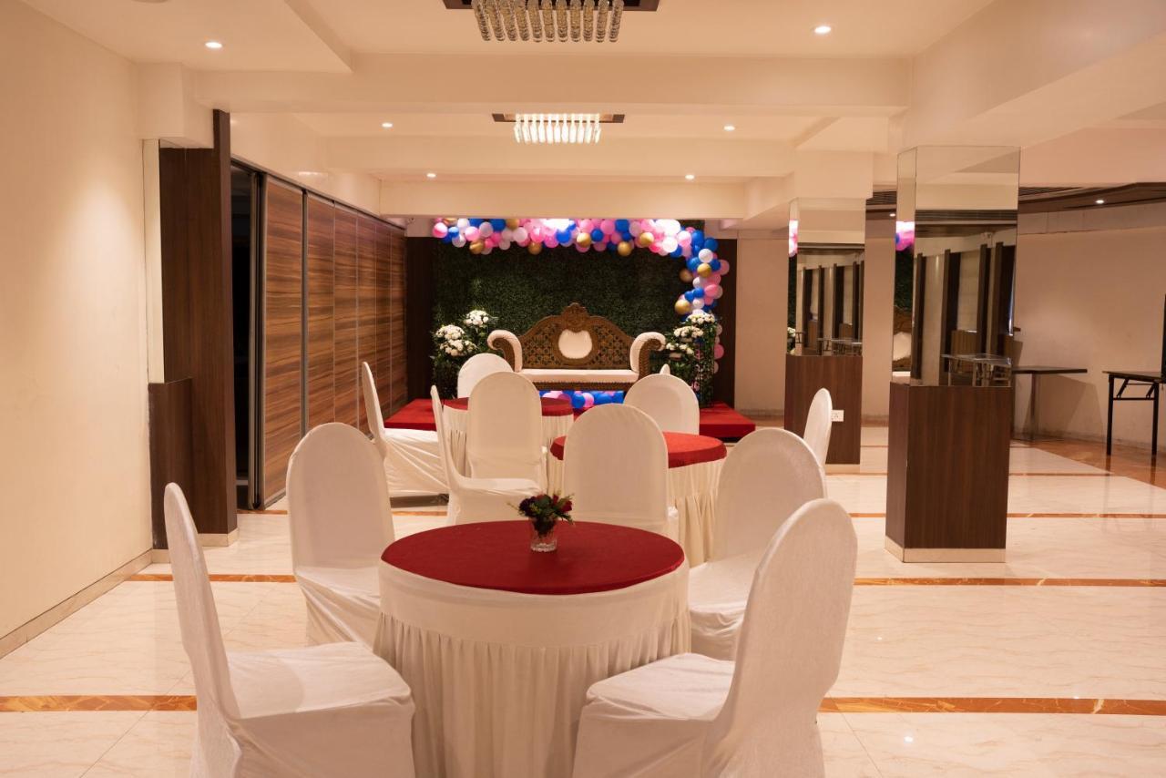 Gold Crest Business Hotel Navi Mumbai Exteriör bild