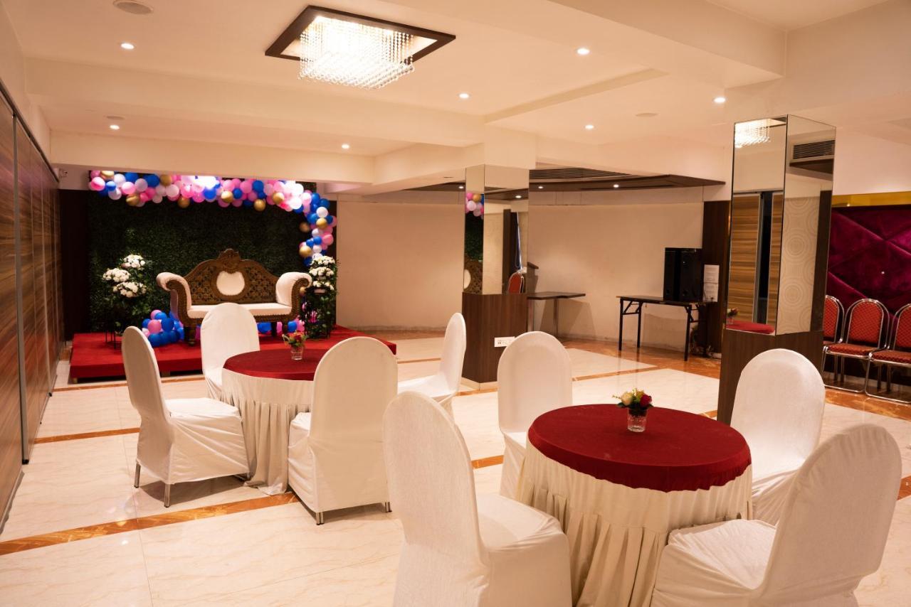 Gold Crest Business Hotel Navi Mumbai Exteriör bild