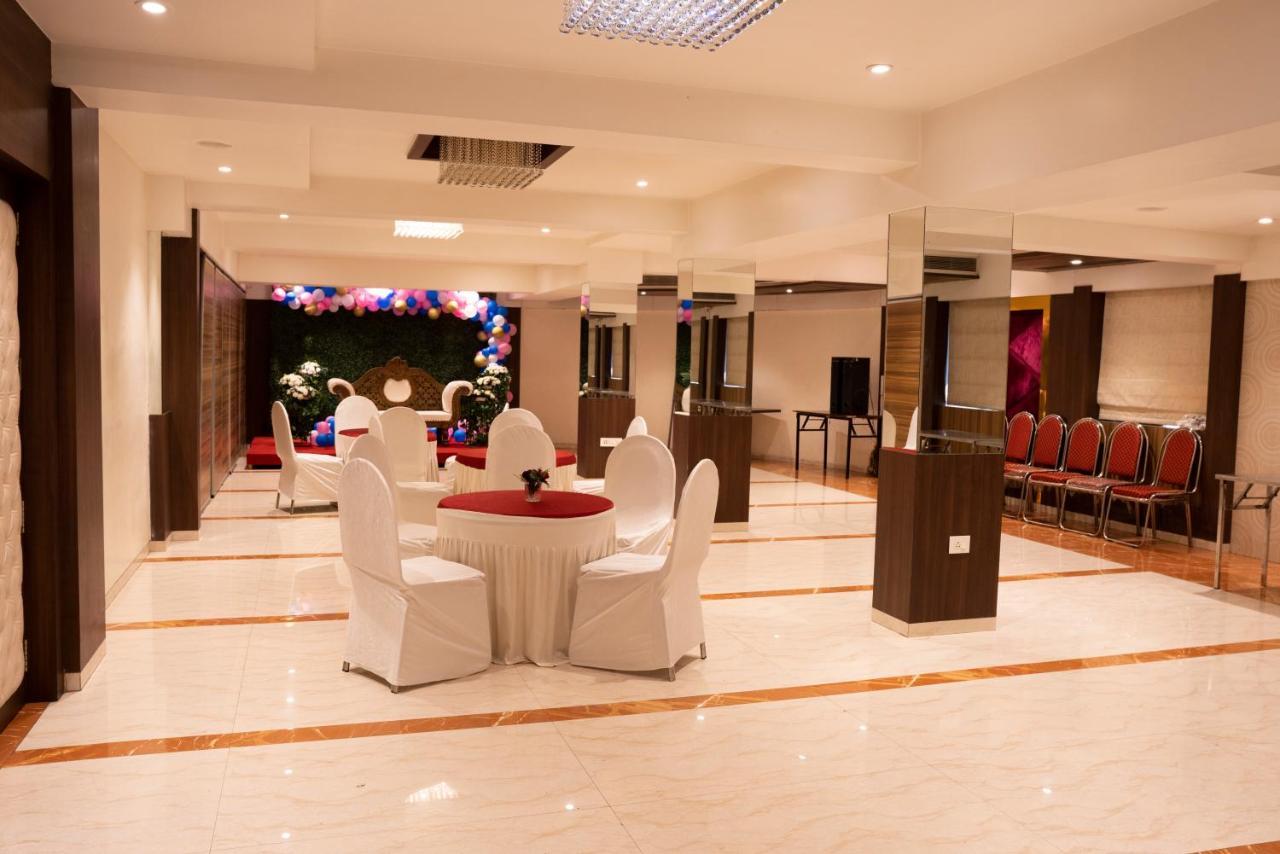 Gold Crest Business Hotel Navi Mumbai Exteriör bild