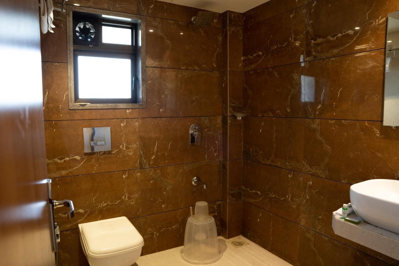 Gold Crest Business Hotel Navi Mumbai Exteriör bild
