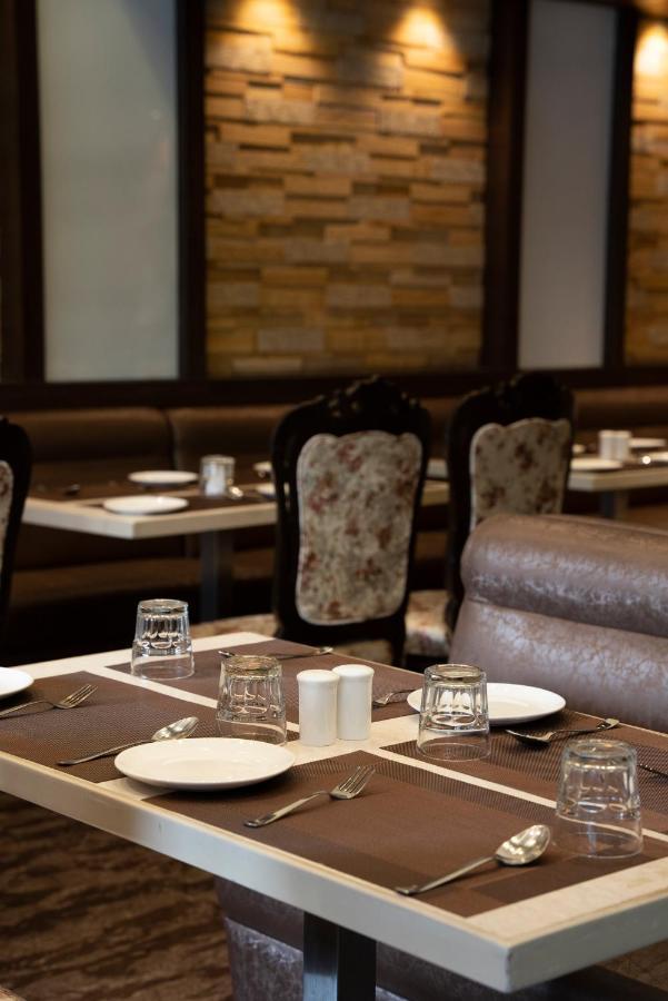 Gold Crest Business Hotel Navi Mumbai Exteriör bild