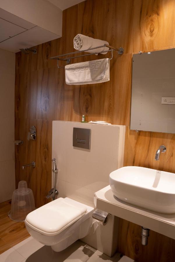Gold Crest Business Hotel Navi Mumbai Exteriör bild