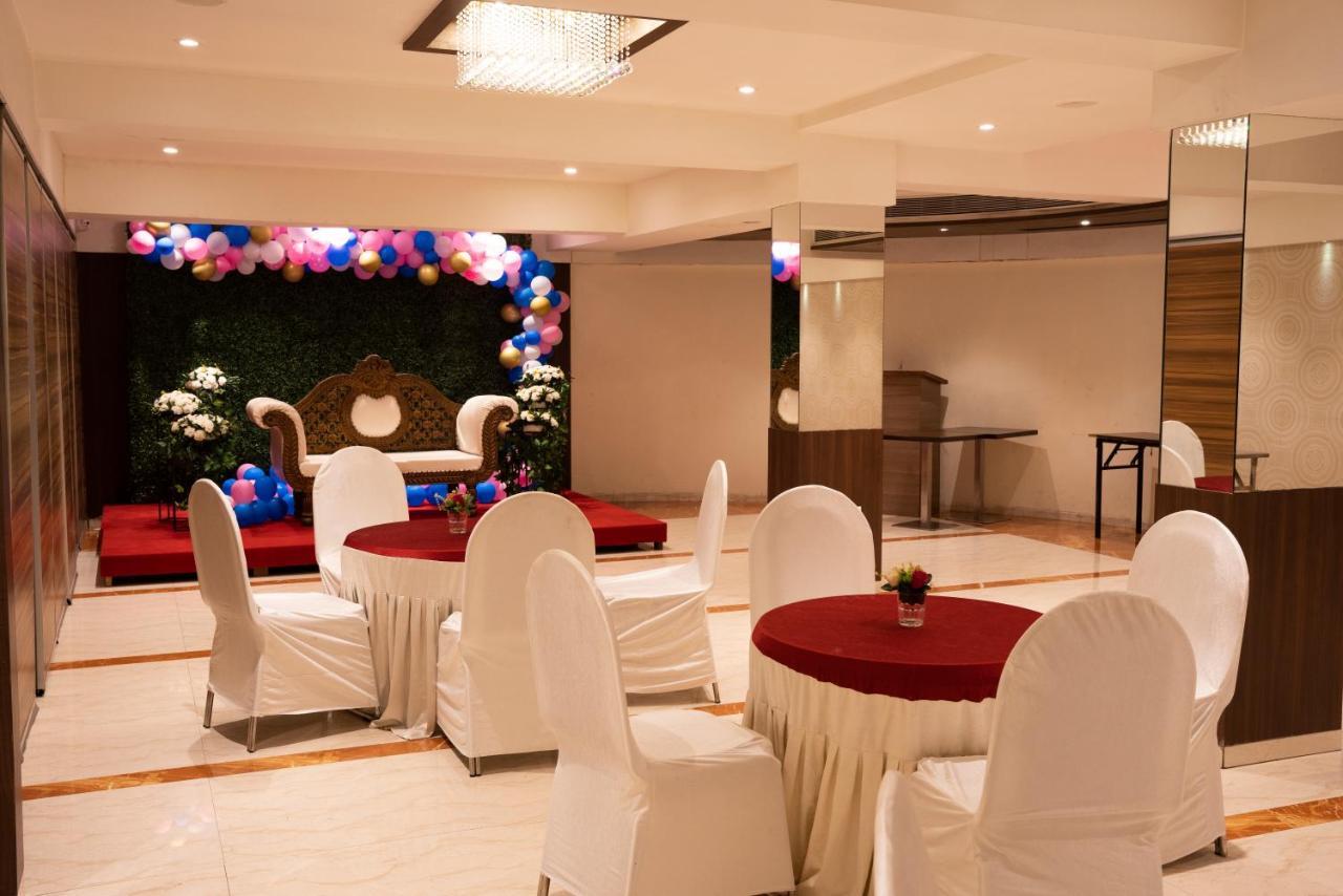 Gold Crest Business Hotel Navi Mumbai Exteriör bild